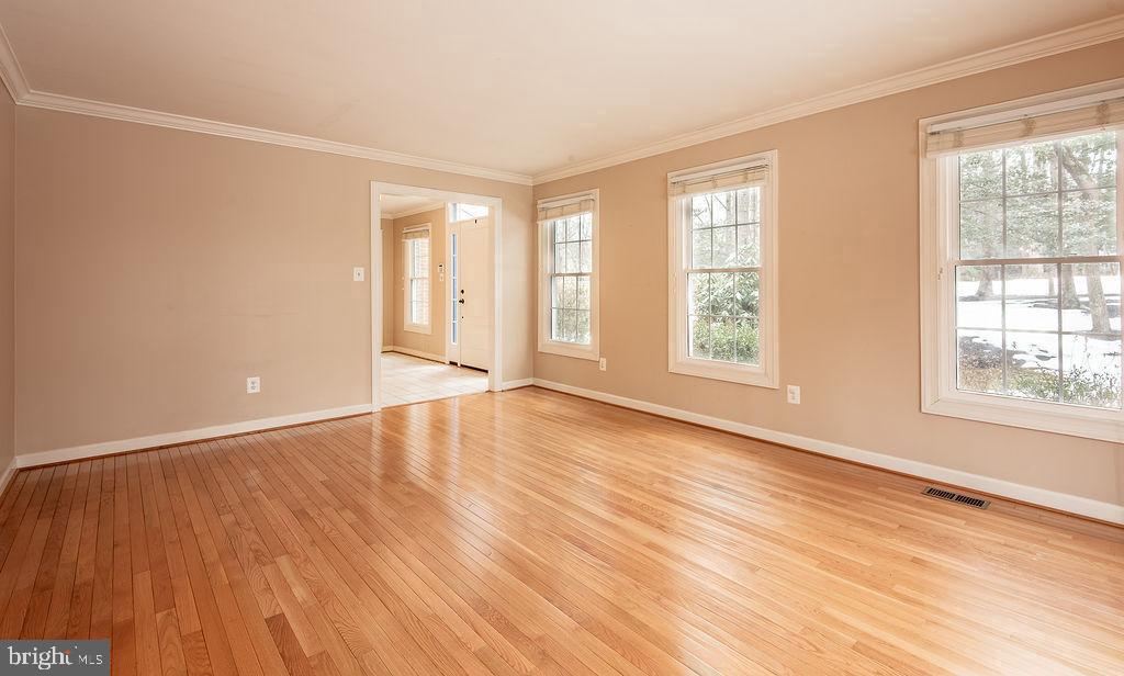 7216 TOKEN VALLEY RD, MANASSAS, Virginia 20112, 3 Bedrooms Bedrooms, 7 Rooms Rooms,3 BathroomsBathrooms,Residential,For sale,7216 TOKEN VALLEY RD,VAPW2112264 MLS # VAPW2112264