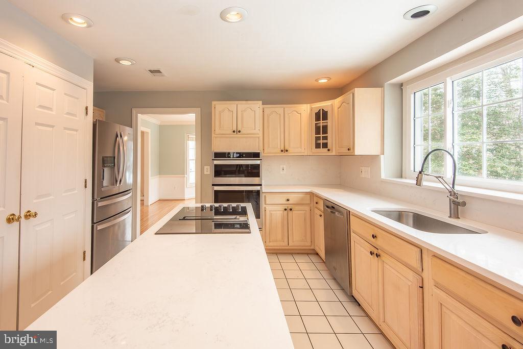 7216 TOKEN VALLEY RD, MANASSAS, Virginia 20112, 3 Bedrooms Bedrooms, 7 Rooms Rooms,3 BathroomsBathrooms,Residential,For sale,7216 TOKEN VALLEY RD,VAPW2112264 MLS # VAPW2112264