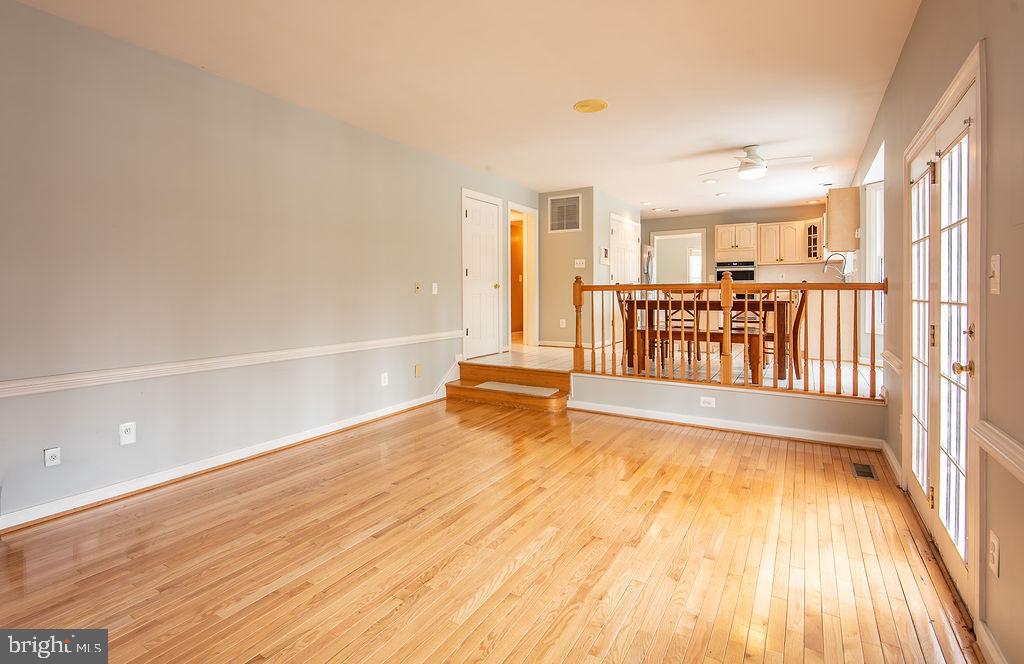 7216 TOKEN VALLEY RD, MANASSAS, Virginia 20112, 3 Bedrooms Bedrooms, 7 Rooms Rooms,3 BathroomsBathrooms,Residential,For sale,7216 TOKEN VALLEY RD,VAPW2112264 MLS # VAPW2112264