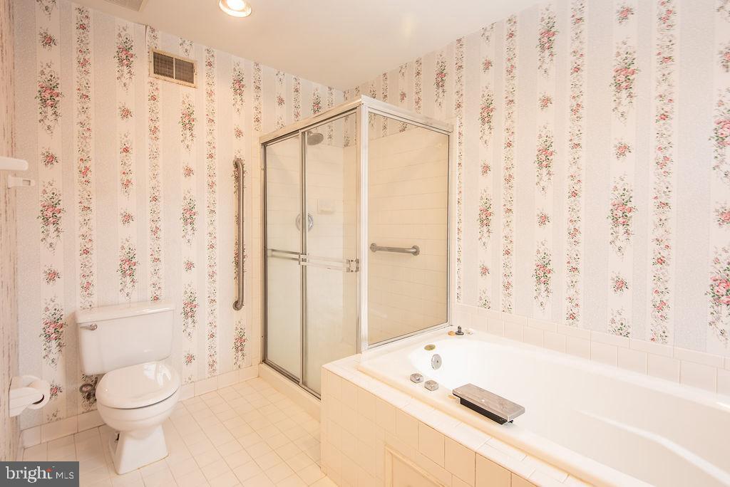 7216 TOKEN VALLEY RD, MANASSAS, Virginia 20112, 3 Bedrooms Bedrooms, 7 Rooms Rooms,3 BathroomsBathrooms,Residential,For sale,7216 TOKEN VALLEY RD,VAPW2112264 MLS # VAPW2112264