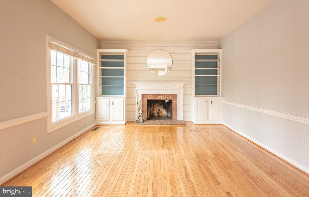 7216 TOKEN VALLEY RD, MANASSAS, Virginia 20112, 3 Bedrooms Bedrooms, 7 Rooms Rooms,3 BathroomsBathrooms,Residential,For sale,7216 TOKEN VALLEY RD,VAPW2112264 MLS # VAPW2112264