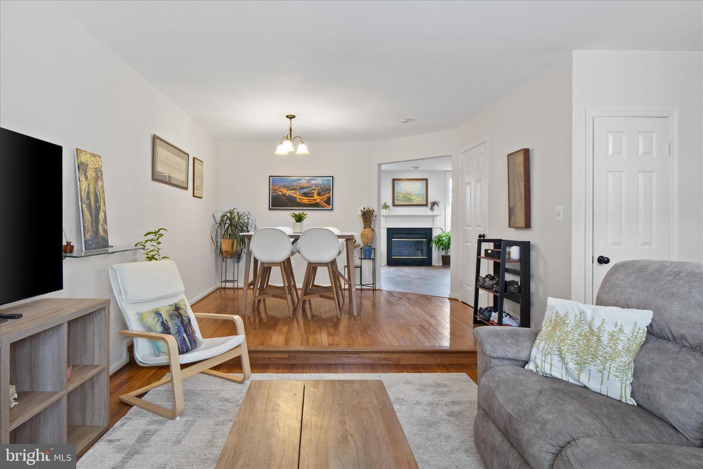 6940 COMPTON LN, CENTREVILLE, Virginia 20121, 3 Bedrooms Bedrooms, ,3 BathroomsBathrooms,Residential,For sale,6940 COMPTON LN,VAFX2290382 MLS # VAFX2290382 6940 COMPTON LN, CENTREVILLE, Virginia 20121, 3 Bedrooms Bedrooms, ,3 BathroomsBathrooms,Residential,For sale,6940 COMPTON LN,VAFX2290382 MLS # VAFX2290382