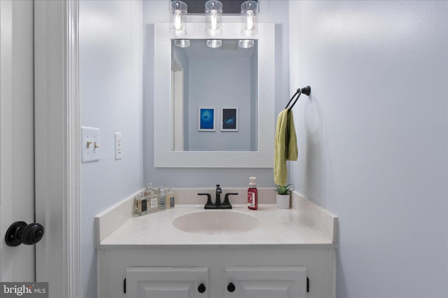 6940 COMPTON LN, CENTREVILLE, Virginia 20121, 3 Bedrooms Bedrooms, ,3 BathroomsBathrooms,Residential,For sale,6940 COMPTON LN,VAFX2290382 MLS # VAFX2290382 6940 COMPTON LN, CENTREVILLE, Virginia 20121, 3 Bedrooms Bedrooms, ,3 BathroomsBathrooms,Residential,For sale,6940 COMPTON LN,VAFX2290382 MLS # VAFX2290382