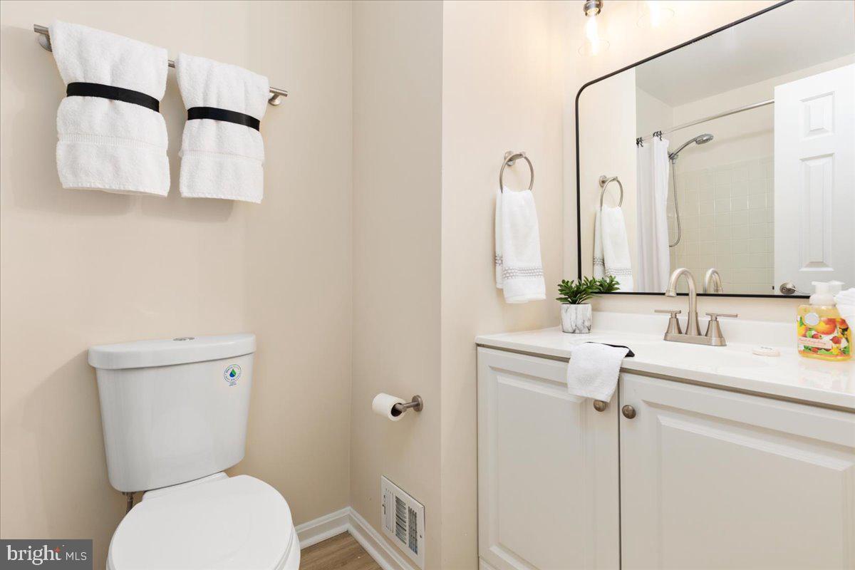 904 OLD RIVER WAY CT, STERLING, Virginia 20164, 4 Bedrooms Bedrooms, ,3 BathroomsBathrooms,Residential,For sale,904 OLD RIVER WAY CT,VALO2115718 MLS # VALO2115718