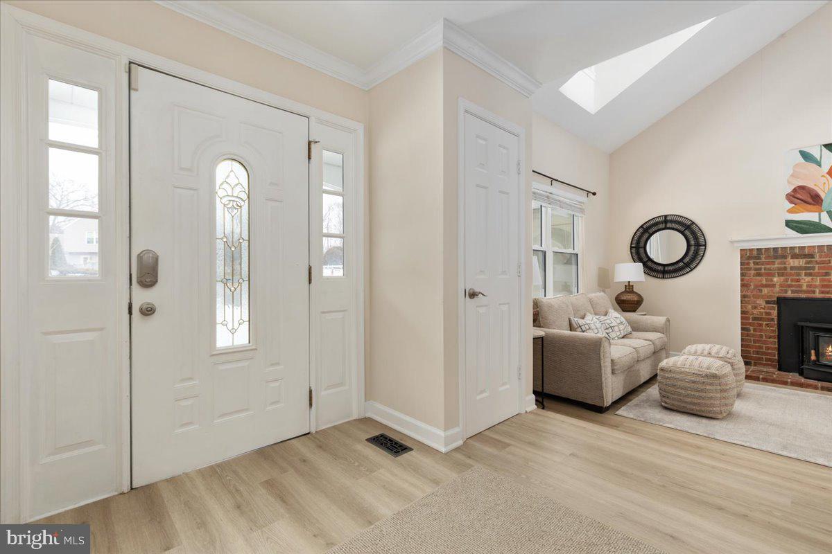 904 OLD RIVER WAY CT, STERLING, Virginia 20164, 4 Bedrooms Bedrooms, ,3 BathroomsBathrooms,Residential,For sale,904 OLD RIVER WAY CT,VALO2115718 MLS # VALO2115718