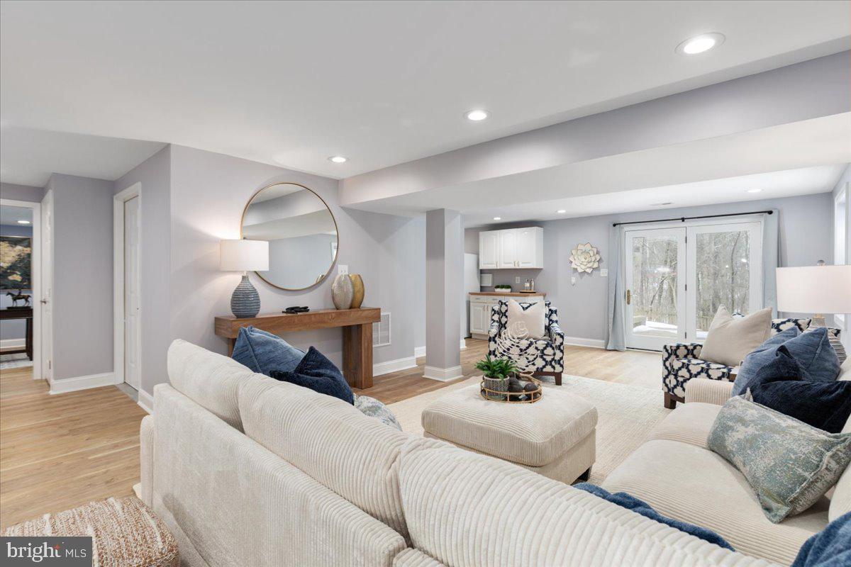 904 OLD RIVER WAY CT, STERLING, Virginia 20164, 4 Bedrooms Bedrooms, ,3 BathroomsBathrooms,Residential,For sale,904 OLD RIVER WAY CT,VALO2115718 MLS # VALO2115718