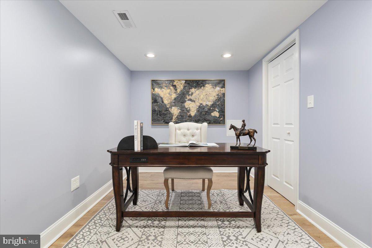 904 OLD RIVER WAY CT, STERLING, Virginia 20164, 4 Bedrooms Bedrooms, ,3 BathroomsBathrooms,Residential,For sale,904 OLD RIVER WAY CT,VALO2115718 MLS # VALO2115718