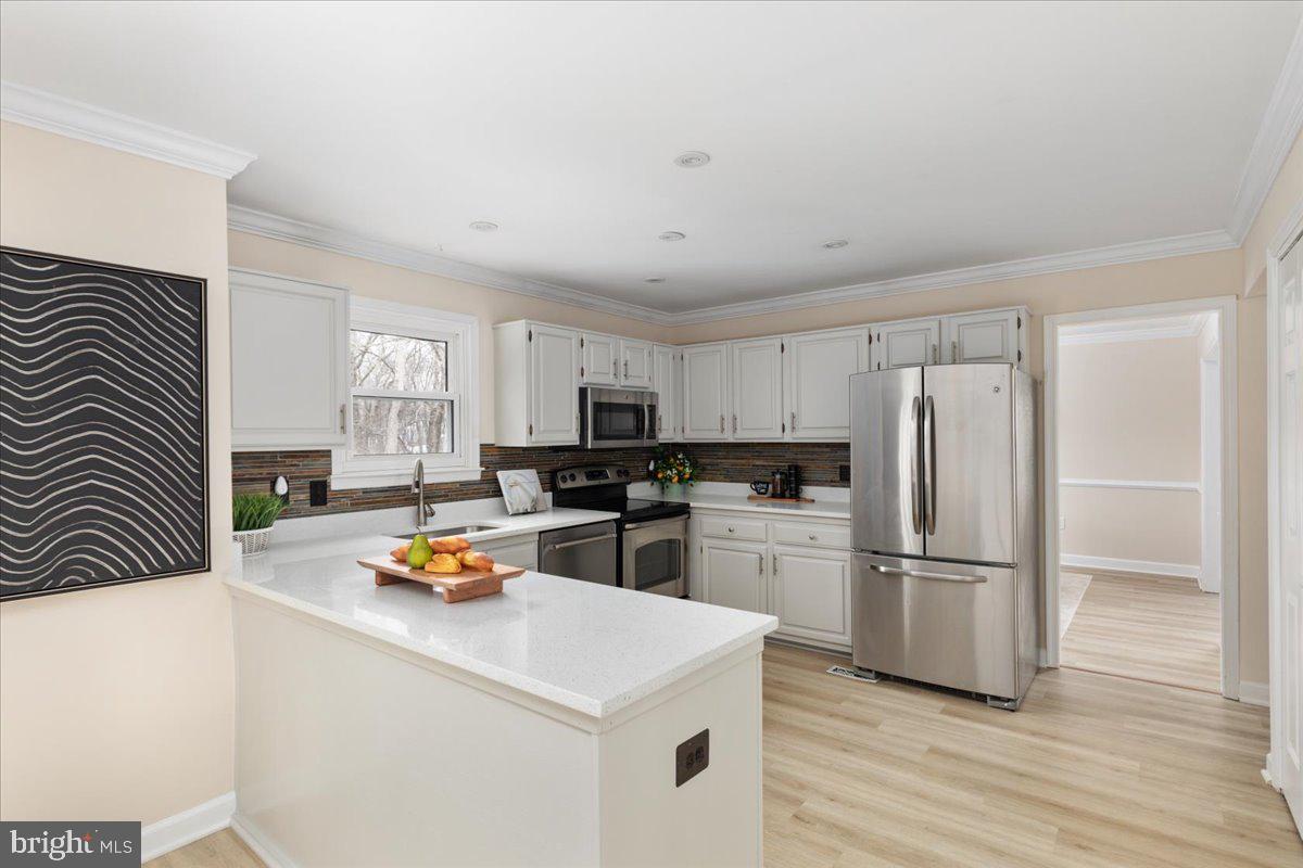 904 OLD RIVER WAY CT, STERLING, Virginia 20164, 4 Bedrooms Bedrooms, ,3 BathroomsBathrooms,Residential,For sale,904 OLD RIVER WAY CT,VALO2115718 MLS # VALO2115718