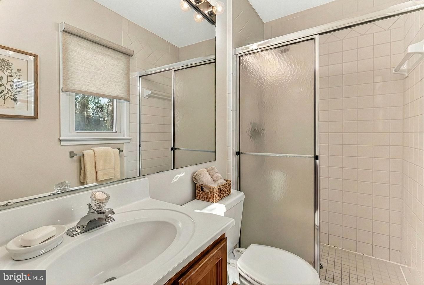 5236 AMPTHILL DR, ALEXANDRIA, Virginia 22312, 4 Bedrooms Bedrooms, ,3 BathroomsBathrooms,Residential,For sale,5236 AMPTHILL DR,VAFX2290468 MLS # VAFX2290468