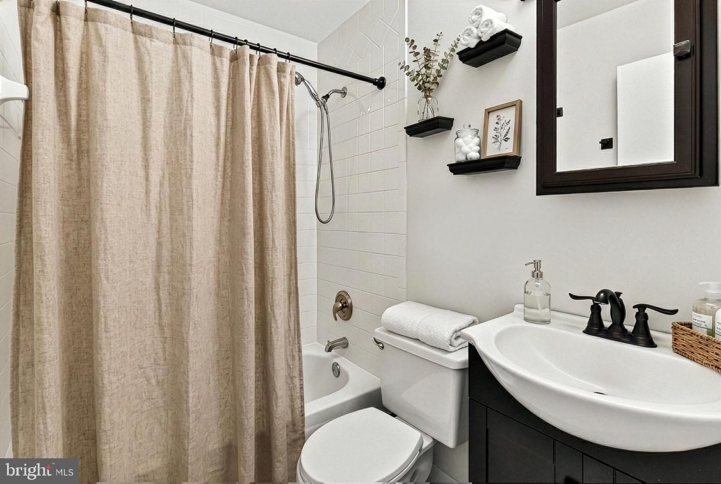 5236 AMPTHILL DR, ALEXANDRIA, Virginia 22312, 4 Bedrooms Bedrooms, ,3 BathroomsBathrooms,Residential,For sale,5236 AMPTHILL DR,VAFX2290468 MLS # VAFX2290468