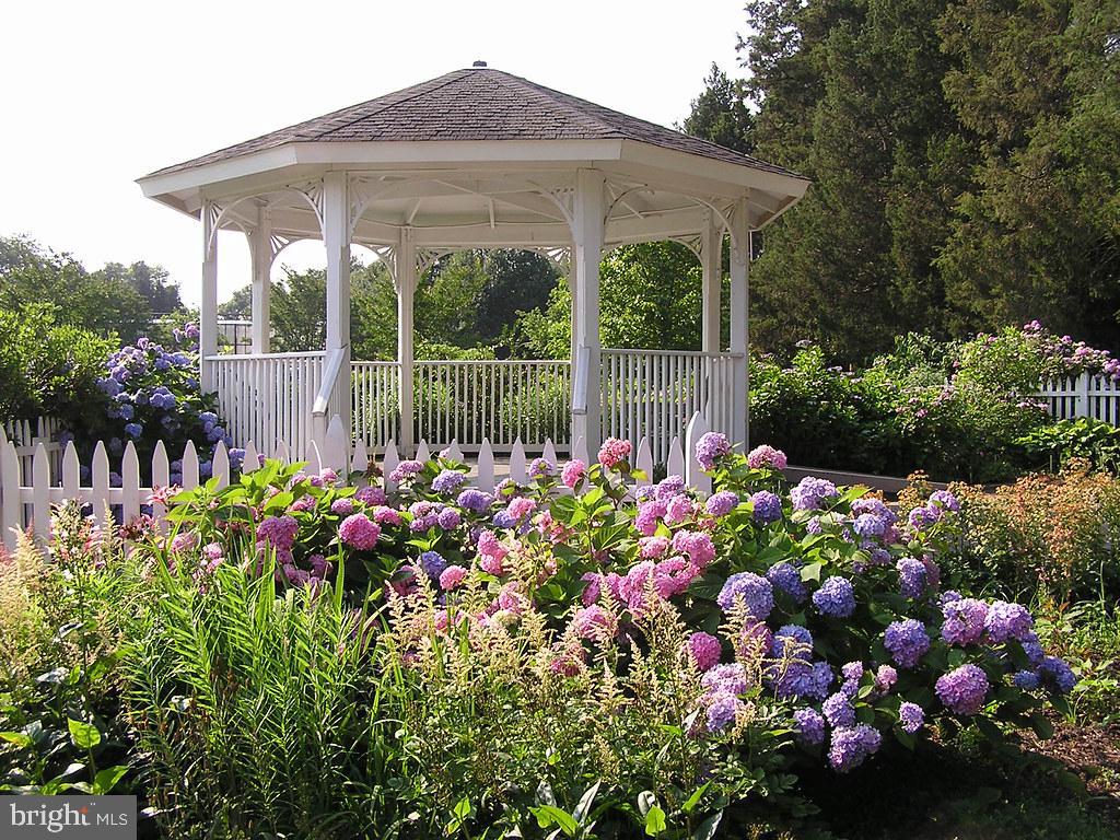 5236 AMPTHILL DR, ALEXANDRIA, Virginia 22312, 4 Bedrooms Bedrooms, ,3 BathroomsBathrooms,Residential,For sale,5236 AMPTHILL DR,VAFX2290468 MLS # VAFX2290468