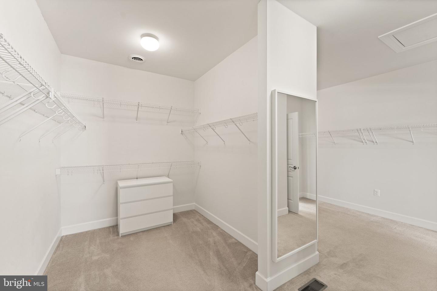 23180 RIVER HIGHLANDS CT, LEESBURG, Virginia 20175, 5 Bedrooms Bedrooms, ,4 BathroomsBathrooms,Residential,For sale,23180 RIVER HIGHLANDS CT,VALO2115748 MLS # VALO2115748