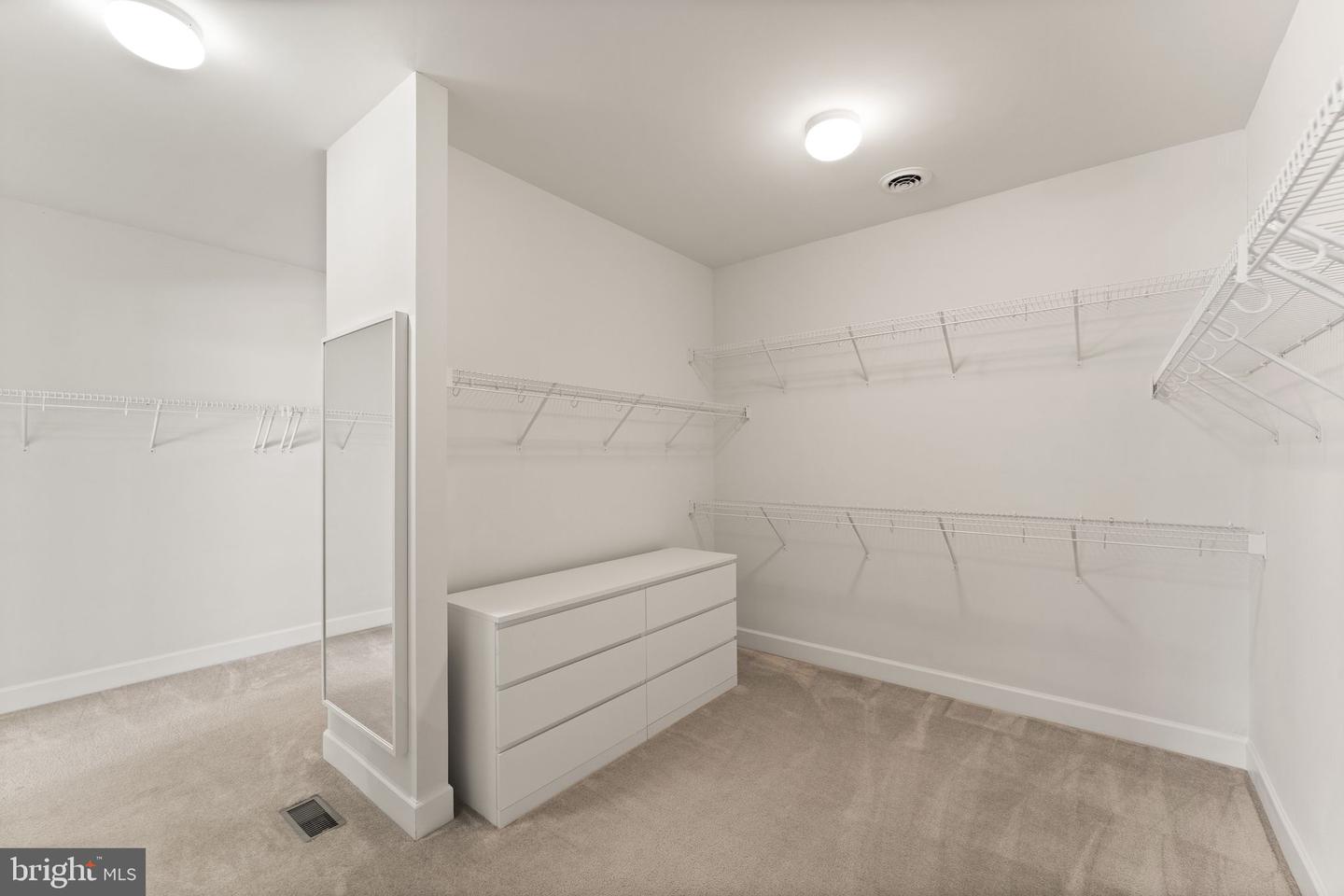 23180 RIVER HIGHLANDS CT, LEESBURG, Virginia 20175, 5 Bedrooms Bedrooms, ,4 BathroomsBathrooms,Residential,For sale,23180 RIVER HIGHLANDS CT,VALO2115748 MLS # VALO2115748