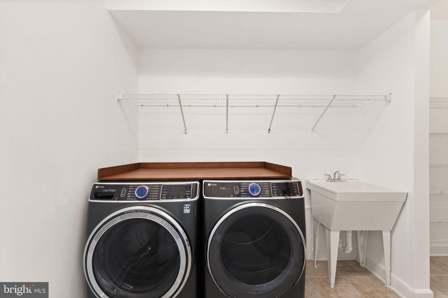 23180 RIVER HIGHLANDS CT, LEESBURG, Virginia 20175, 5 Bedrooms Bedrooms, ,4 BathroomsBathrooms,Residential,For sale,23180 RIVER HIGHLANDS CT,VALO2115748 MLS # VALO2115748