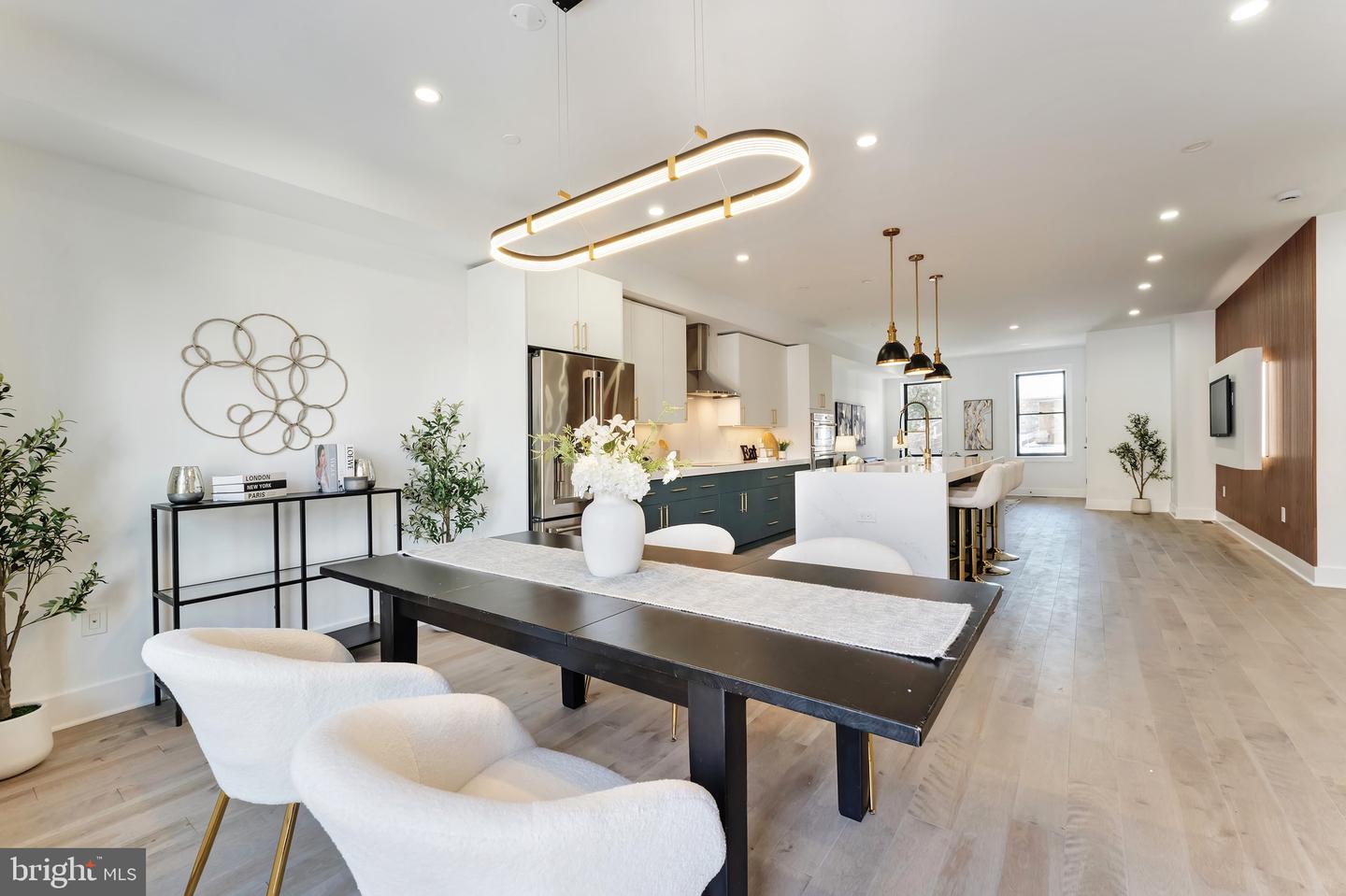 3009 13TH ST NW #1, WASHINGTON, District Of Columbia 20009, 3 Bedrooms Bedrooms, 6 Rooms Rooms,2 BathroomsBathrooms,Residential,For sale,3009 13TH ST NW #1,DCDC2245770 MLS # DCDC2245770