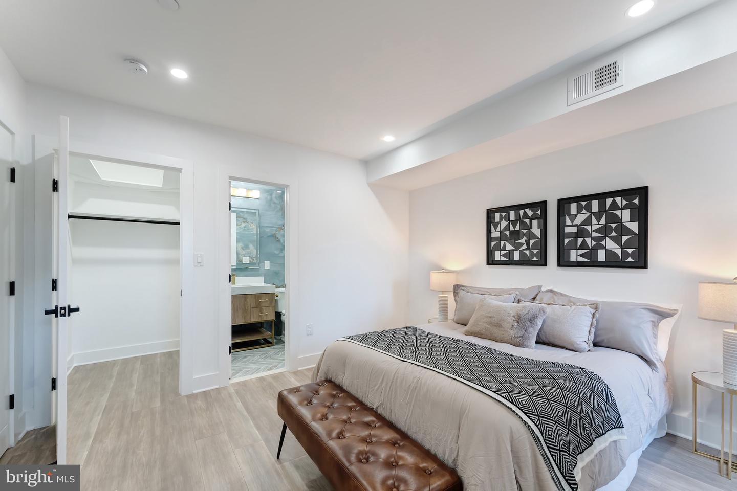 3009 13TH ST NW #1, WASHINGTON, District Of Columbia 20009, 3 Bedrooms Bedrooms, 6 Rooms Rooms,2 BathroomsBathrooms,Residential,For sale,3009 13TH ST NW #1,DCDC2245770 MLS # DCDC2245770