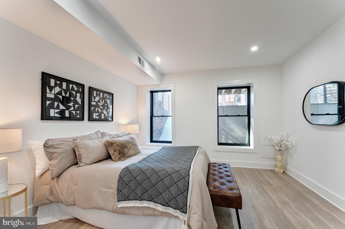 3009 13TH ST NW #1, WASHINGTON, District Of Columbia 20009, 3 Bedrooms Bedrooms, 6 Rooms Rooms,2 BathroomsBathrooms,Residential,For sale,3009 13TH ST NW #1,DCDC2245770 MLS # DCDC2245770