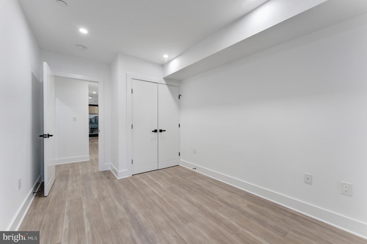 3009 13TH ST NW #1, WASHINGTON, District Of Columbia 20009, 3 Bedrooms Bedrooms, 6 Rooms Rooms,2 BathroomsBathrooms,Residential,For sale,3009 13TH ST NW #1,DCDC2245770 MLS # DCDC2245770