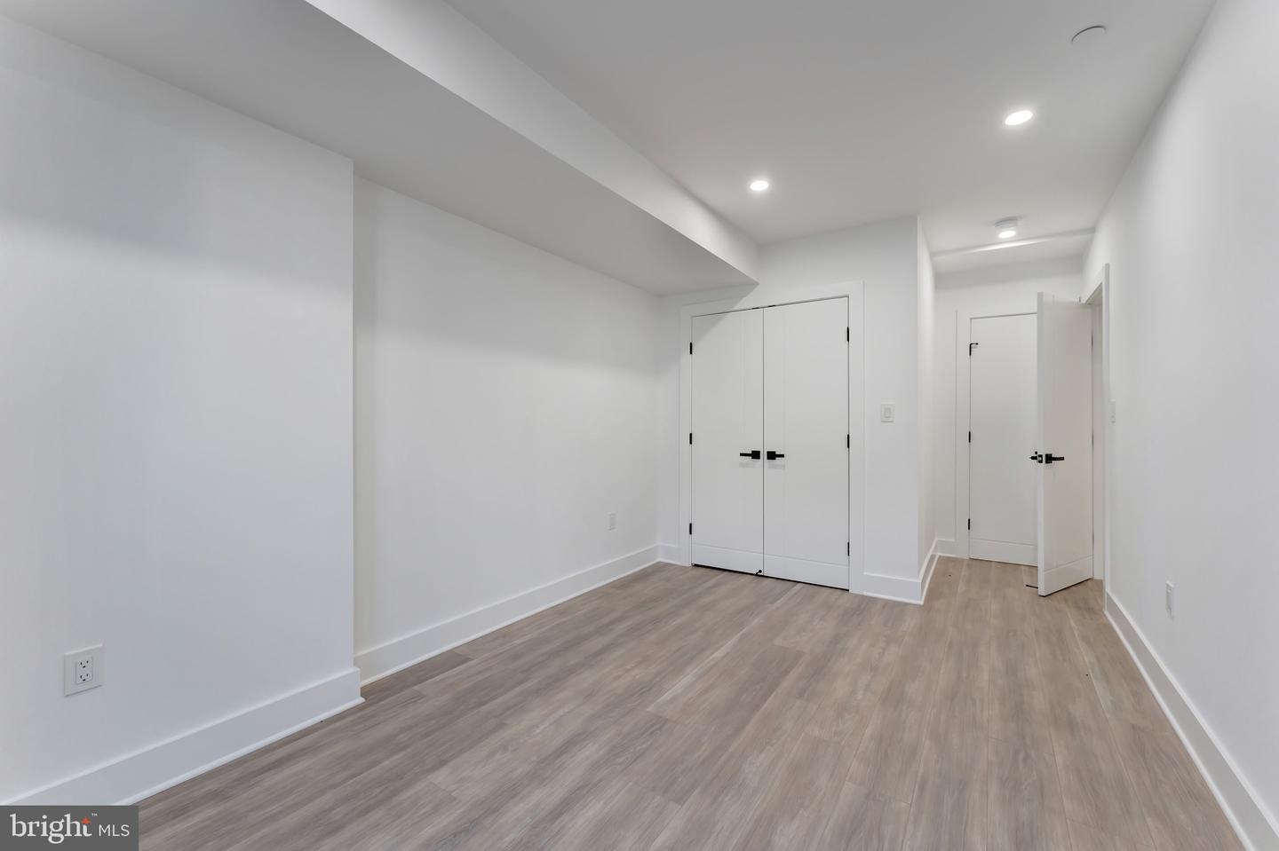 3009 13TH ST NW #1, WASHINGTON, District Of Columbia 20009, 3 Bedrooms Bedrooms, 6 Rooms Rooms,2 BathroomsBathrooms,Residential,For sale,3009 13TH ST NW #1,DCDC2245770 MLS # DCDC2245770