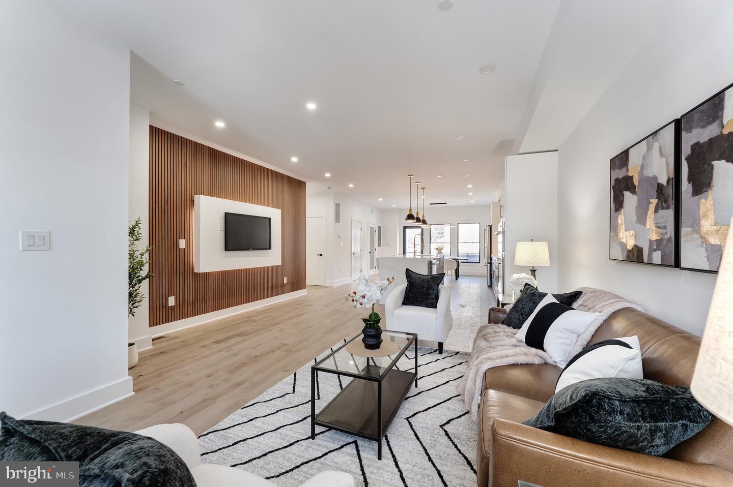 3009 13TH ST NW #1, WASHINGTON, District Of Columbia 20009, 3 Bedrooms Bedrooms, 6 Rooms Rooms,2 BathroomsBathrooms,Residential,For sale,3009 13TH ST NW #1,DCDC2245770 MLS # DCDC2245770