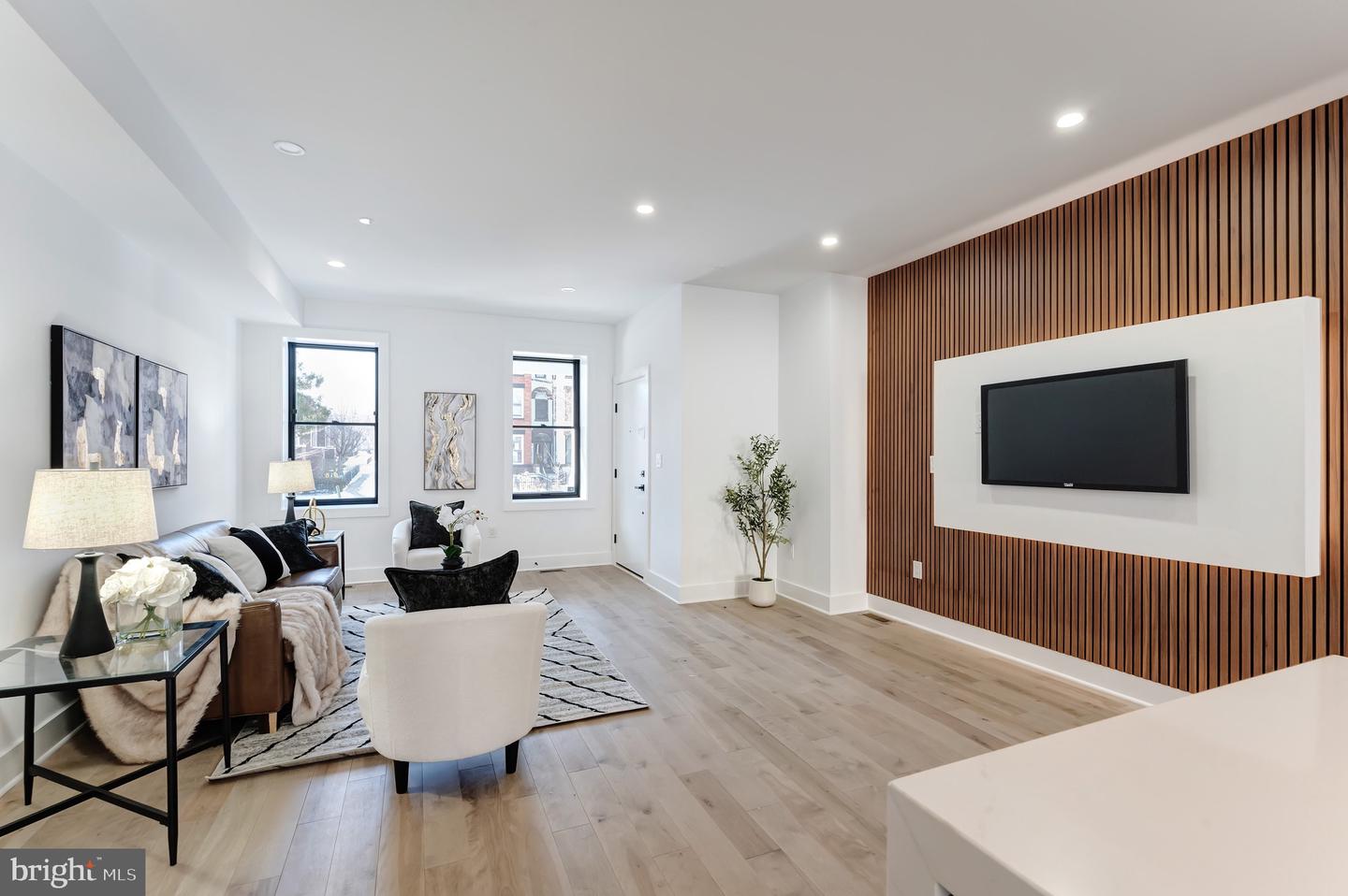 3009 13TH ST NW #1, WASHINGTON, District Of Columbia 20009, 3 Bedrooms Bedrooms, 6 Rooms Rooms,2 BathroomsBathrooms,Residential,For sale,3009 13TH ST NW #1,DCDC2245770 MLS # DCDC2245770