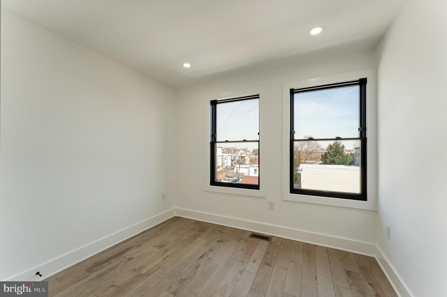 3009 13TH ST NW #2, WASHINGTON, District Of Columbia 20009, 3 Bedrooms Bedrooms, ,2 BathroomsBathrooms,Residential,For sale,3009 13TH ST NW #2,DCDC2245788 MLS # DCDC2245788