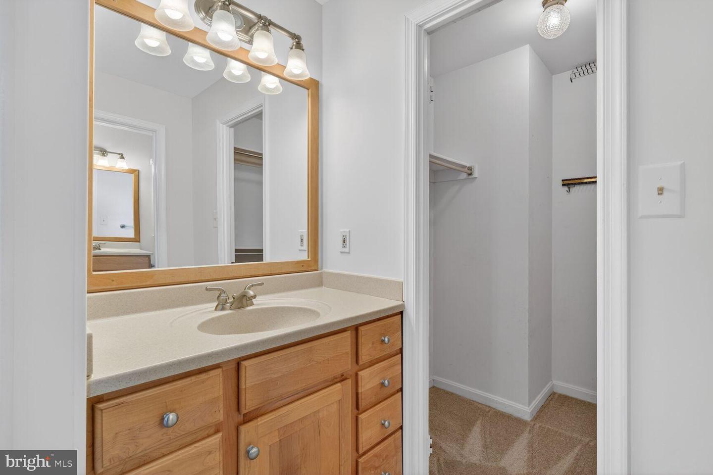 8836 SHADOWLAKE WAY, SPRINGFIELD, Virginia 22153, 4 Bedrooms Bedrooms, 8 Rooms Rooms,3 BathroomsBathrooms,Residential,For sale,8836 SHADOWLAKE WAY,VAFX2290544 MLS # VAFX2290544