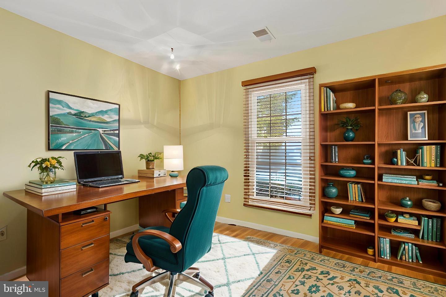 8836 SHADOWLAKE WAY, SPRINGFIELD, Virginia 22153, 4 Bedrooms Bedrooms, 8 Rooms Rooms,3 BathroomsBathrooms,Residential,For sale,8836 SHADOWLAKE WAY,VAFX2290544 MLS # VAFX2290544