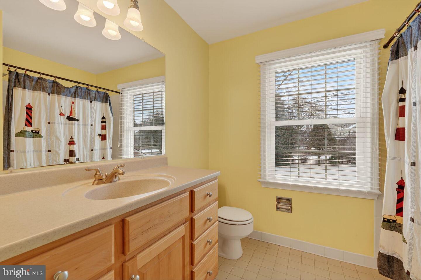 8836 SHADOWLAKE WAY, SPRINGFIELD, Virginia 22153, 4 Bedrooms Bedrooms, 8 Rooms Rooms,3 BathroomsBathrooms,Residential,For sale,8836 SHADOWLAKE WAY,VAFX2290544 MLS # VAFX2290544