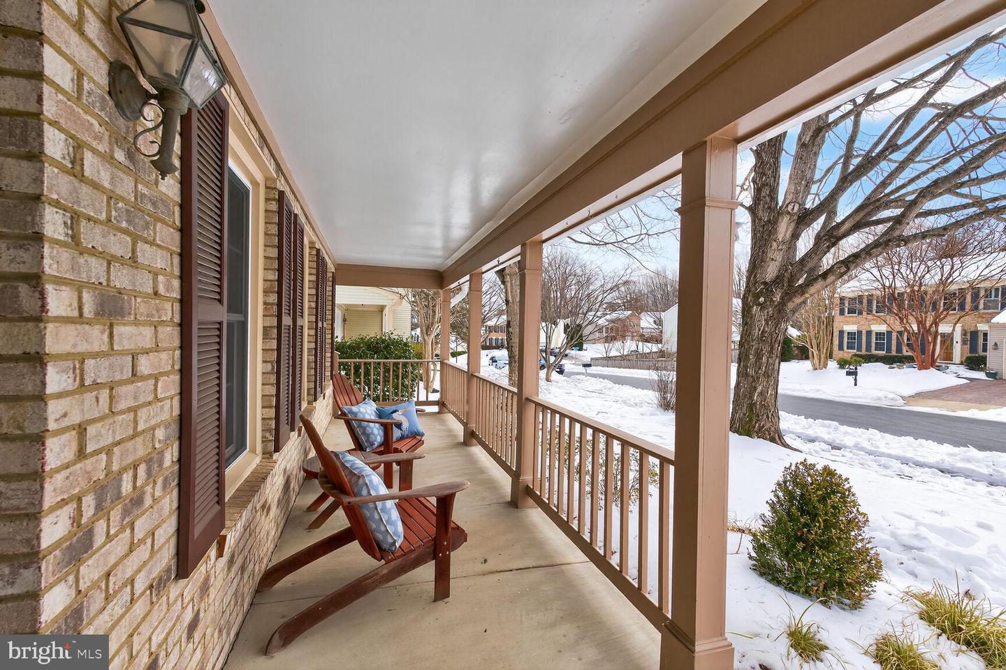 8836 SHADOWLAKE WAY, SPRINGFIELD, Virginia 22153, 4 Bedrooms Bedrooms, 8 Rooms Rooms,3 BathroomsBathrooms,Residential,For sale,8836 SHADOWLAKE WAY,VAFX2290544 MLS # VAFX2290544