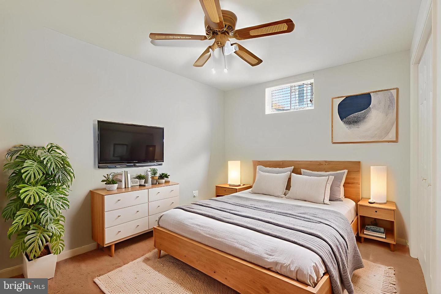 8836 SHADOWLAKE WAY, SPRINGFIELD, Virginia 22153, 4 Bedrooms Bedrooms, 8 Rooms Rooms,3 BathroomsBathrooms,Residential,For sale,8836 SHADOWLAKE WAY,VAFX2290544 MLS # VAFX2290544