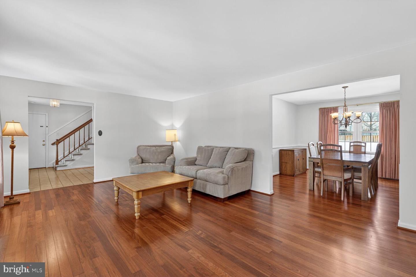 8836 SHADOWLAKE WAY, SPRINGFIELD, Virginia 22153, 4 Bedrooms Bedrooms, 8 Rooms Rooms,3 BathroomsBathrooms,Residential,For sale,8836 SHADOWLAKE WAY,VAFX2290544 MLS # VAFX2290544