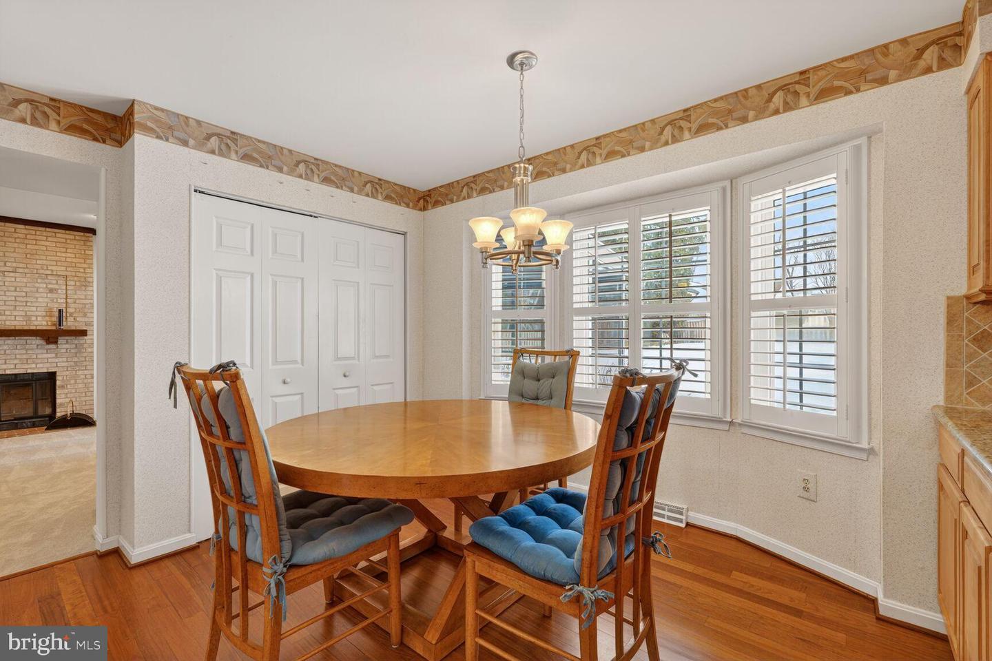 8836 SHADOWLAKE WAY, SPRINGFIELD, Virginia 22153, 4 Bedrooms Bedrooms, 8 Rooms Rooms,3 BathroomsBathrooms,Residential,For sale,8836 SHADOWLAKE WAY,VAFX2290544 MLS # VAFX2290544