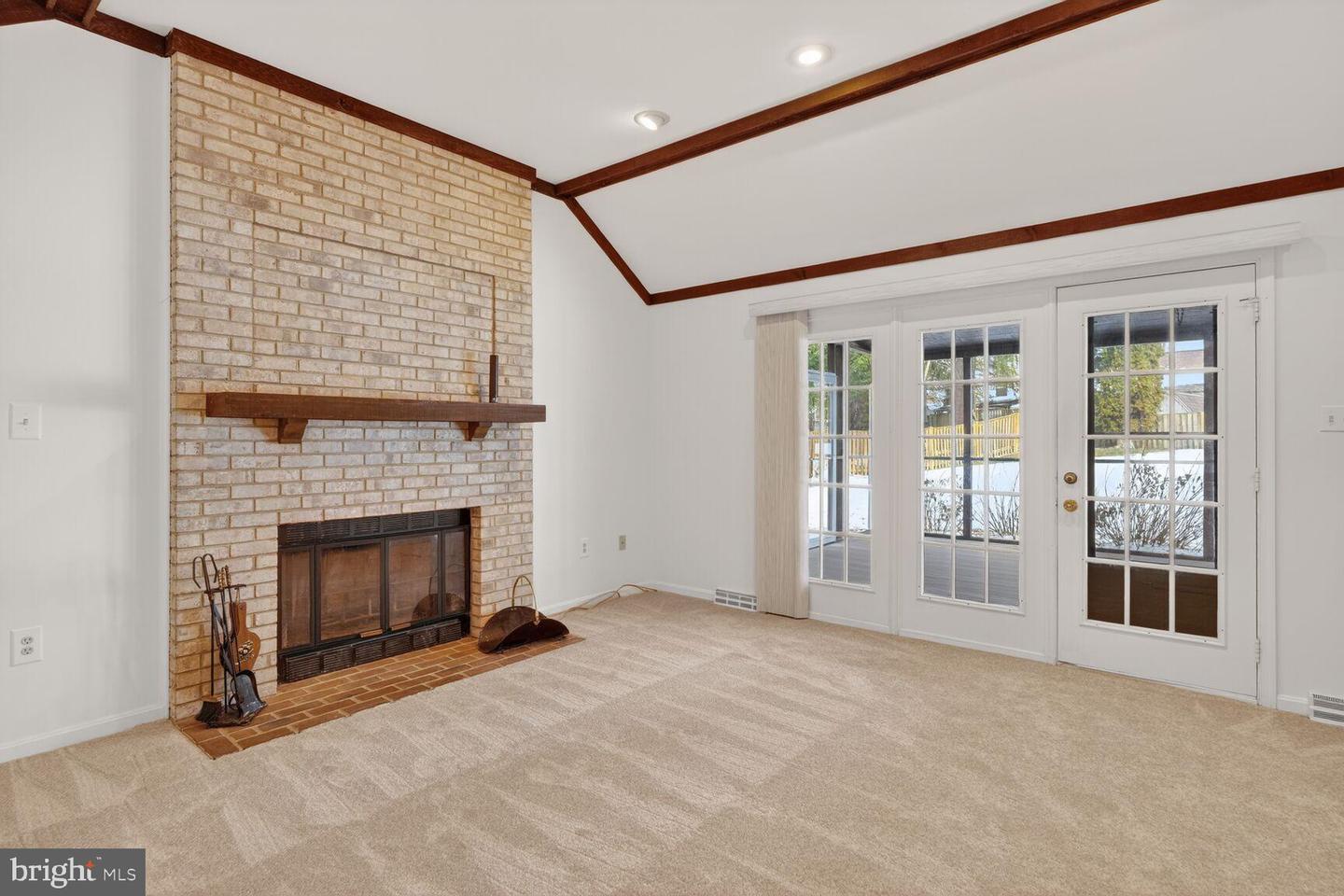 8836 SHADOWLAKE WAY, SPRINGFIELD, Virginia 22153, 4 Bedrooms Bedrooms, 8 Rooms Rooms,3 BathroomsBathrooms,Residential,For sale,8836 SHADOWLAKE WAY,VAFX2290544 MLS # VAFX2290544