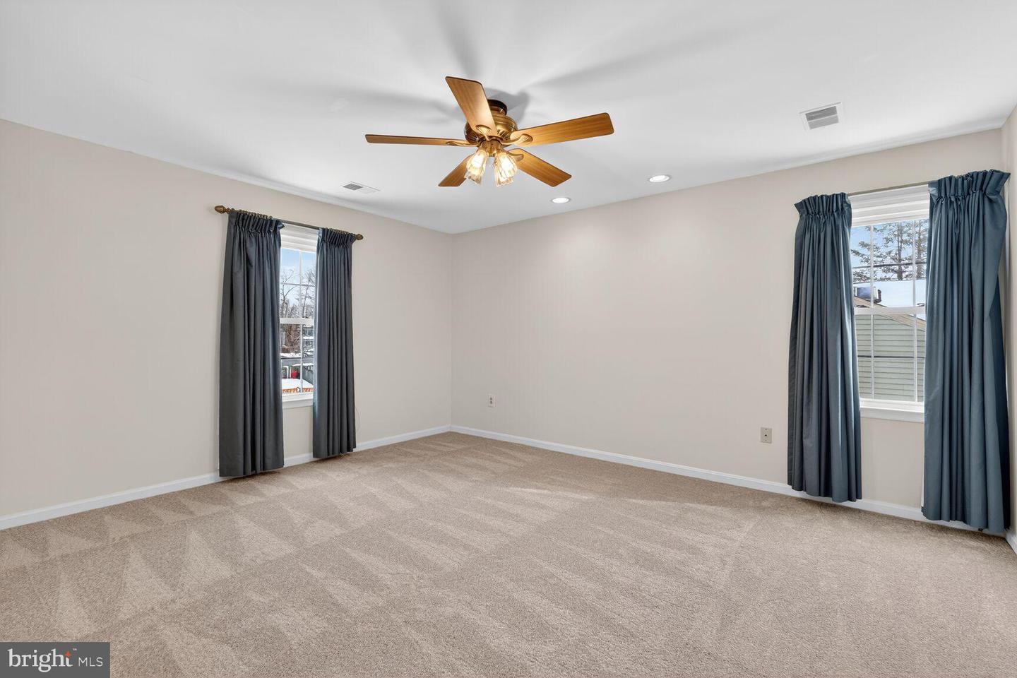 8836 SHADOWLAKE WAY, SPRINGFIELD, Virginia 22153, 4 Bedrooms Bedrooms, 8 Rooms Rooms,3 BathroomsBathrooms,Residential,For sale,8836 SHADOWLAKE WAY,VAFX2290544 MLS # VAFX2290544