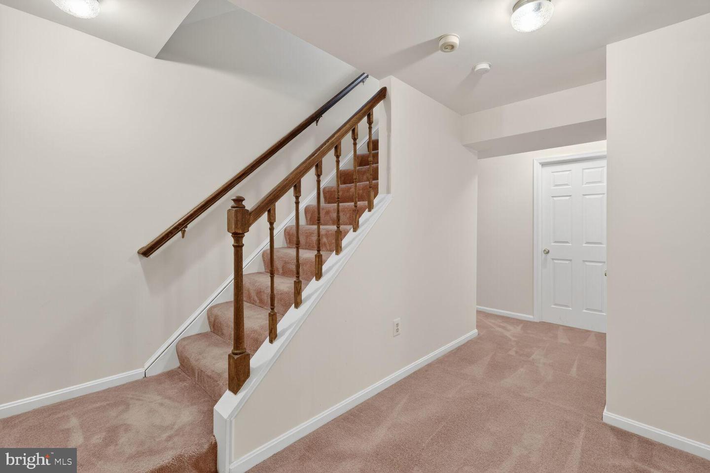 8836 SHADOWLAKE WAY, SPRINGFIELD, Virginia 22153, 4 Bedrooms Bedrooms, 8 Rooms Rooms,3 BathroomsBathrooms,Residential,For sale,8836 SHADOWLAKE WAY,VAFX2290544 MLS # VAFX2290544