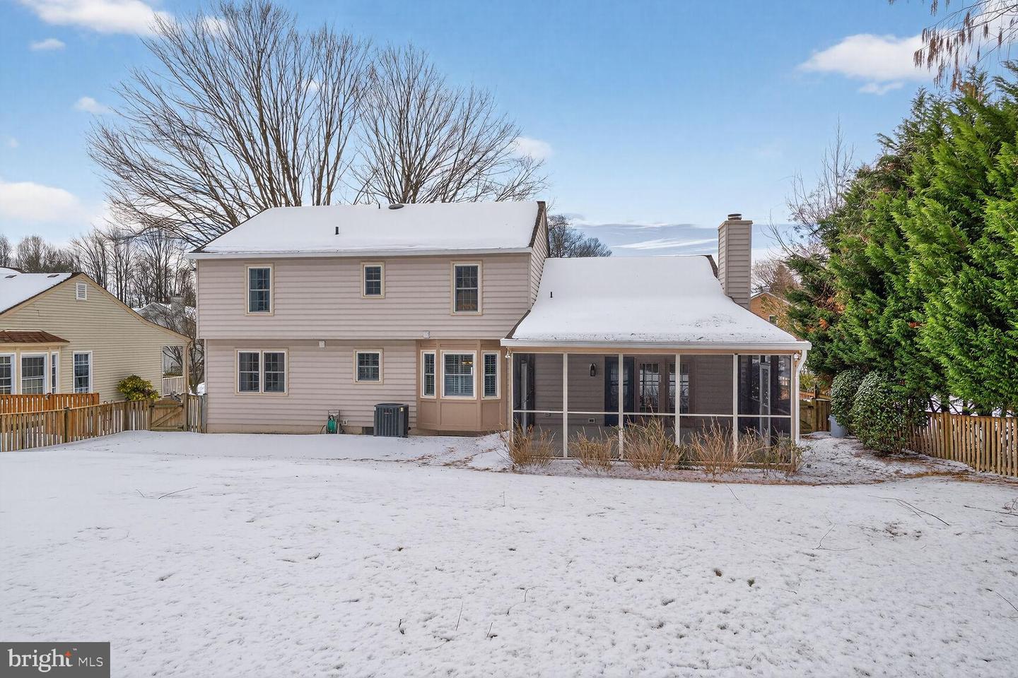 8836 SHADOWLAKE WAY, SPRINGFIELD, Virginia 22153, 4 Bedrooms Bedrooms, 8 Rooms Rooms,3 BathroomsBathrooms,Residential,For sale,8836 SHADOWLAKE WAY,VAFX2290544 MLS # VAFX2290544