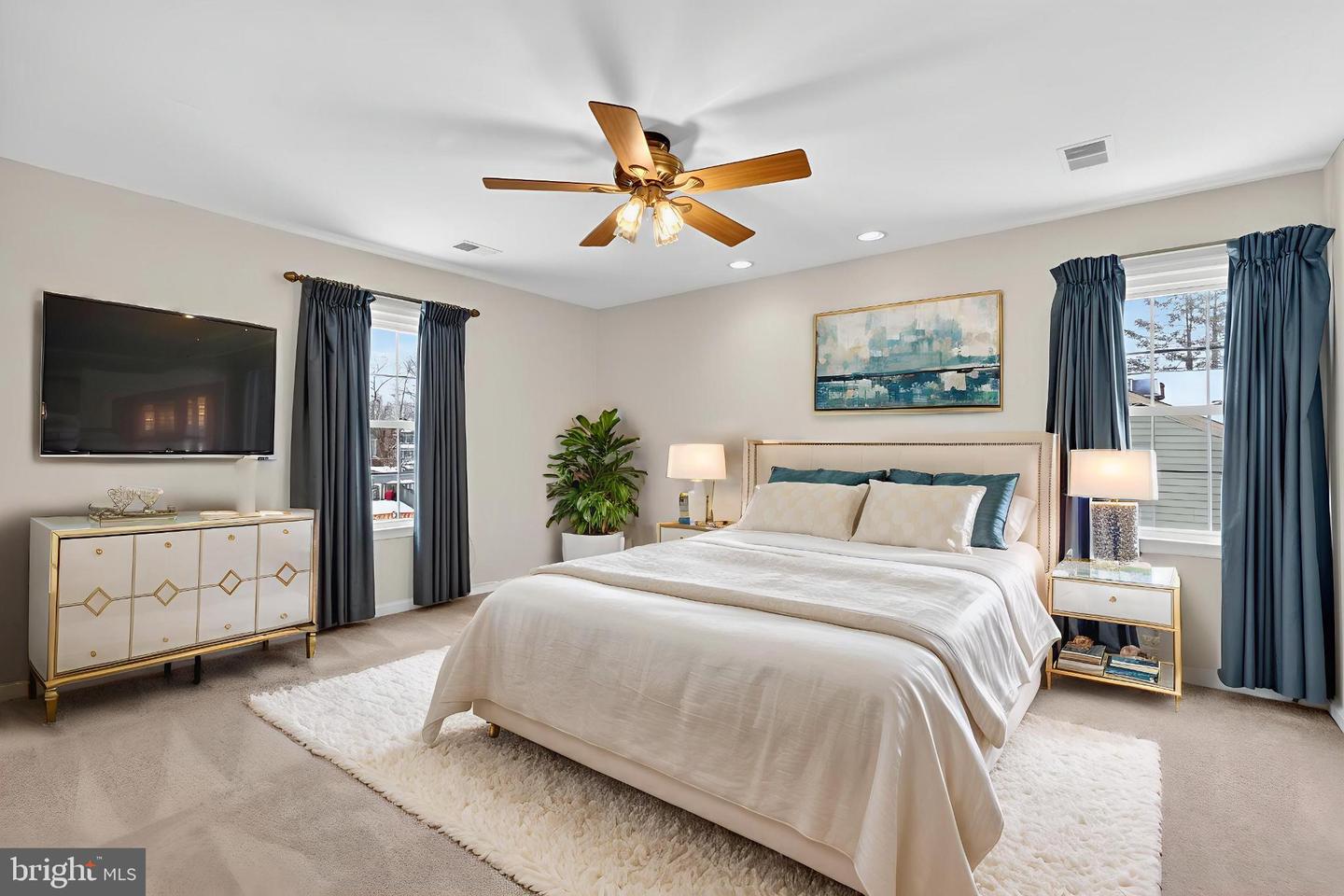 8836 SHADOWLAKE WAY, SPRINGFIELD, Virginia 22153, 4 Bedrooms Bedrooms, 8 Rooms Rooms,3 BathroomsBathrooms,Residential,For sale,8836 SHADOWLAKE WAY,VAFX2290544 MLS # VAFX2290544