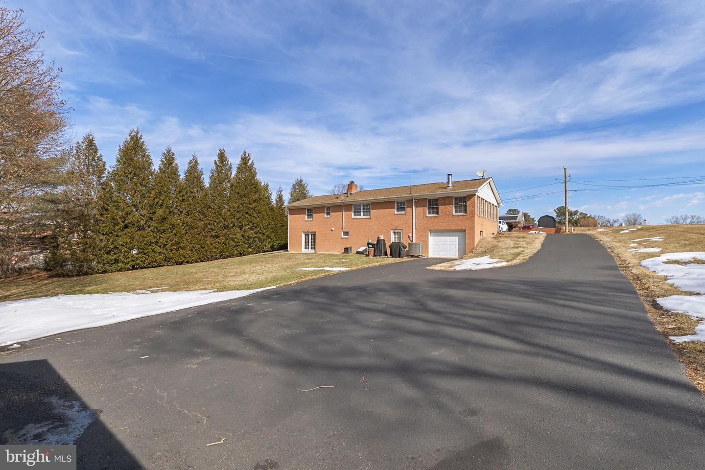 623 W SPRING ST, WOODSTOCK, Virginia 22664, 3 Bedrooms Bedrooms, ,3 BathroomsBathrooms,Residential,For sale,623 W SPRING ST,VASH2013566 MLS # VASH2013566