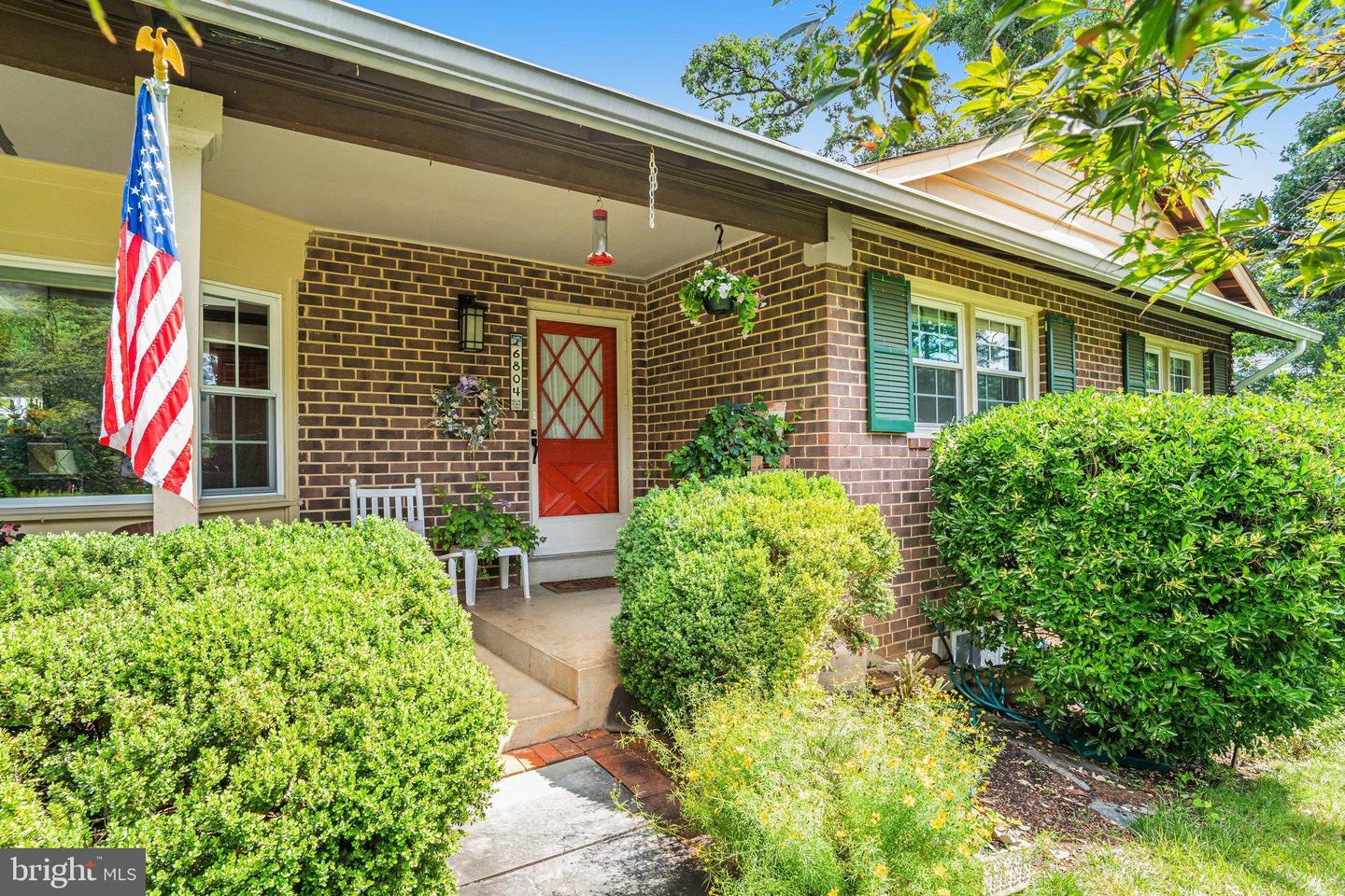 6804 CROSSMAN ST, ANNANDALE, Virginia 22003, 5 Bedrooms Bedrooms, 14 Rooms Rooms,2 BathroomsBathrooms,Residential,For sale,6804 CROSSMAN ST,VAFX2290702 MLS # VAFX2290702