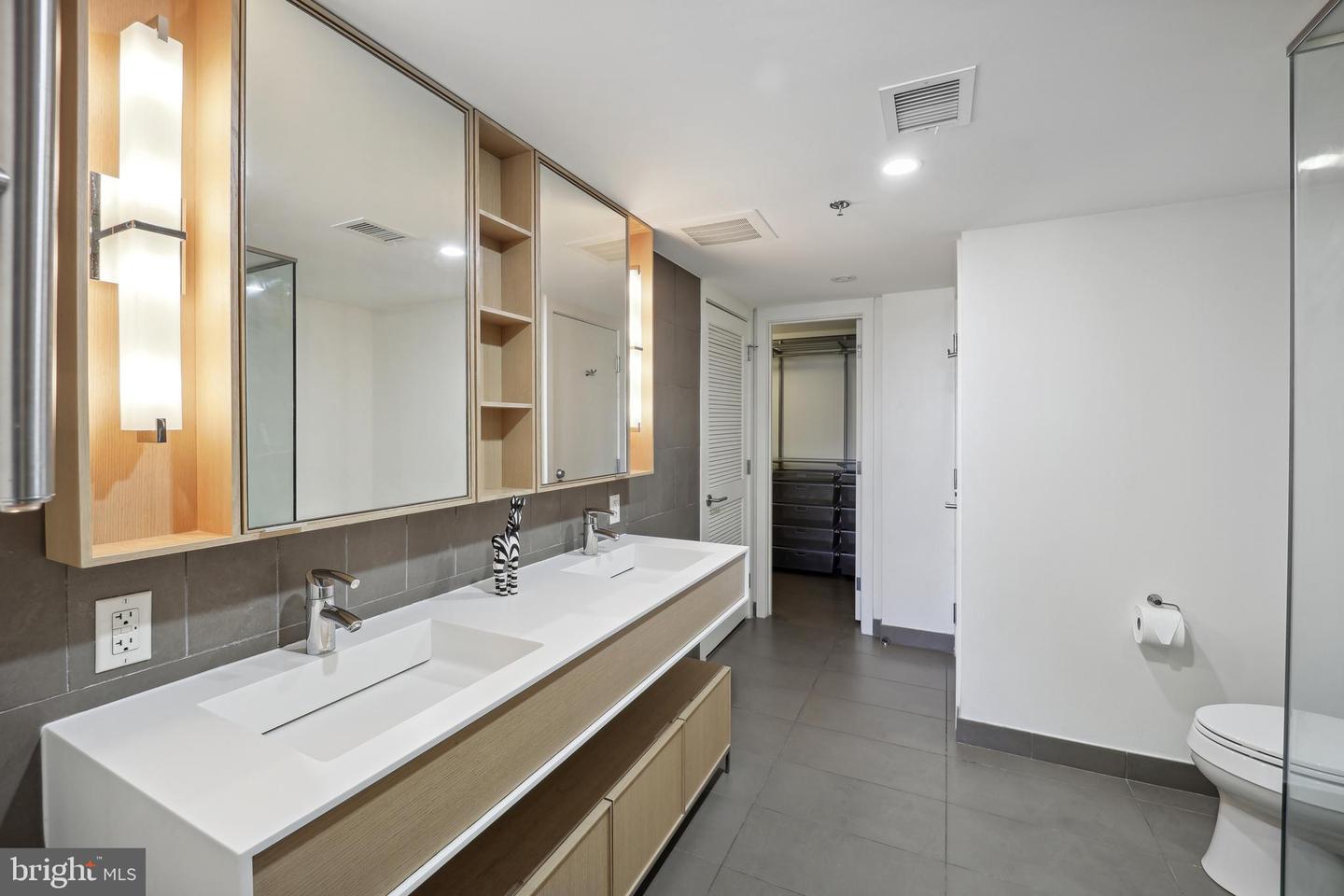 1515 15TH ST NW #414, WASHINGTON, District Of Columbia 20005, 1 Bedroom Bedrooms, ,1 BathroomBathrooms,Residential,For sale,1515 15TH ST NW #414,DCDC2245858 MLS # DCDC2245858