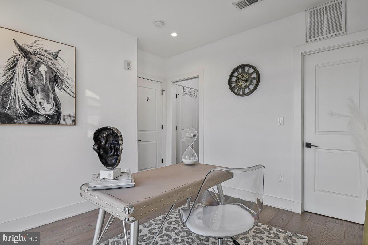 1402 H ST NE #505, WASHINGTON, District Of Columbia 20002, 2 Bedrooms Bedrooms, ,2 BathroomsBathrooms,Residential,For sale,1402 H ST NE #505,DCDC2245864 MLS # DCDC2245864