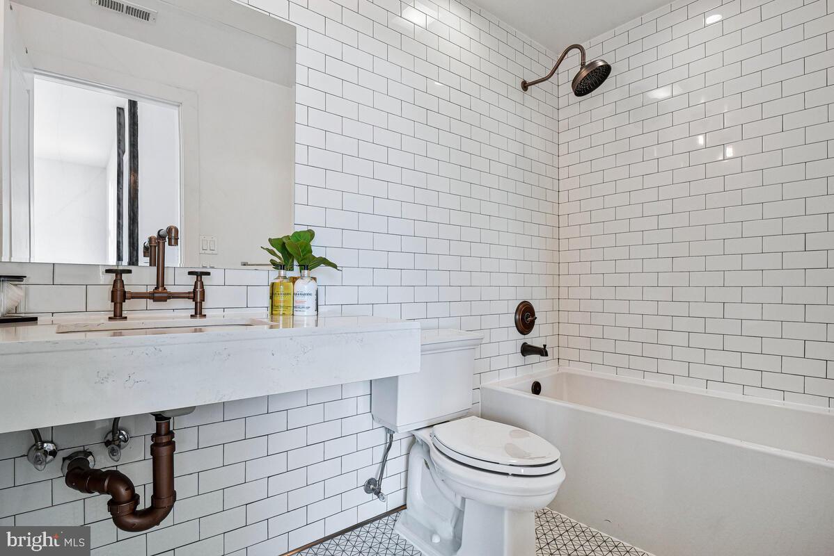 1402 H ST NE #505, WASHINGTON, District Of Columbia 20002, 2 Bedrooms Bedrooms, ,2 BathroomsBathrooms,Residential,For sale,1402 H ST NE #505,DCDC2245864 MLS # DCDC2245864