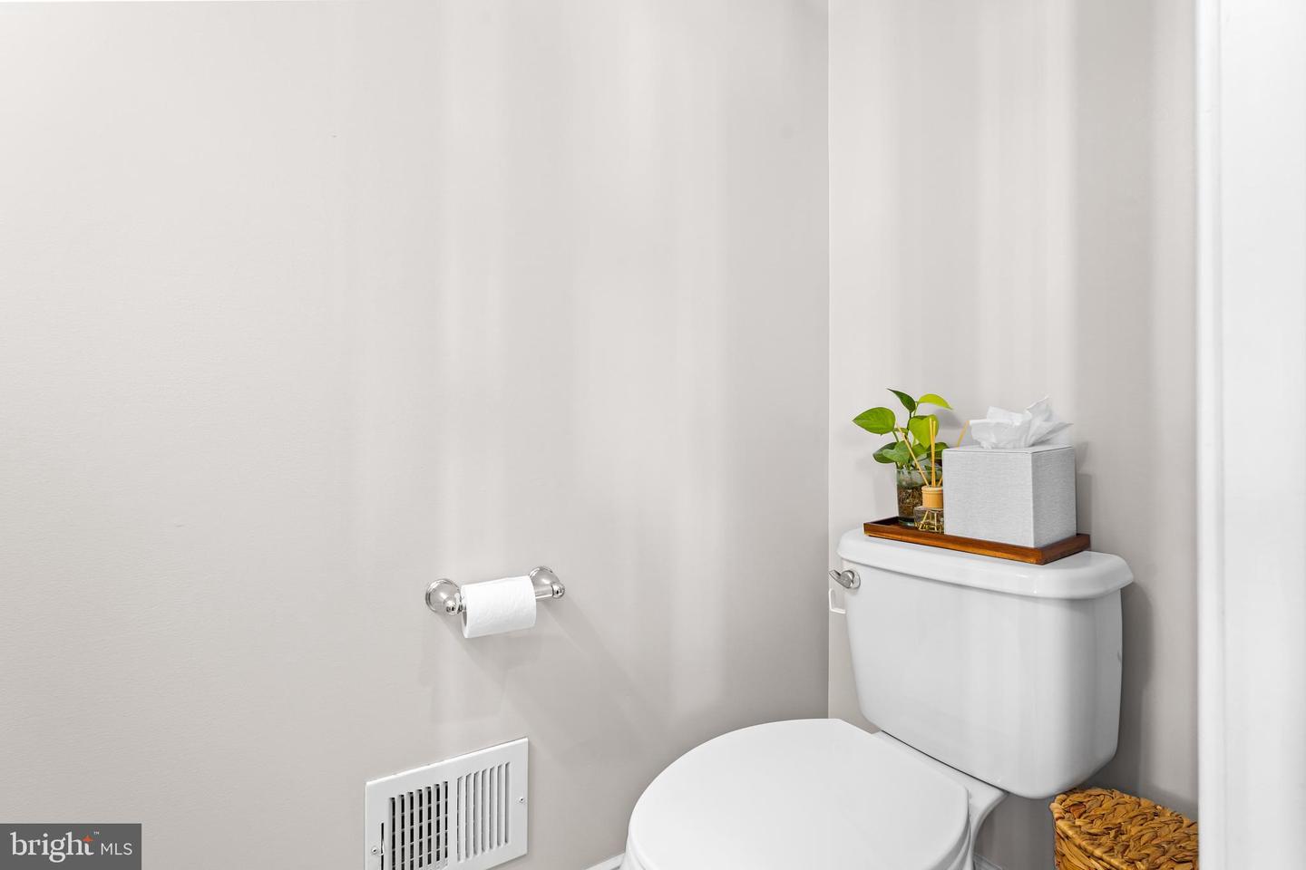 429 HEARTLEAF TER SE, LEESBURG, Virginia 20175, 3 Bedrooms Bedrooms, ,2 BathroomsBathrooms,Residential,For sale,429 HEARTLEAF TER SE,VALO2115788 MLS # VALO2115788