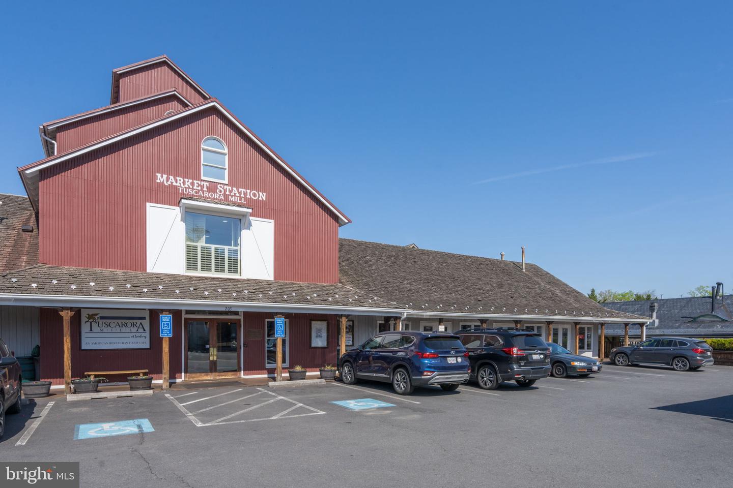 429 HEARTLEAF TER SE, LEESBURG, Virginia 20175, 3 Bedrooms Bedrooms, ,2 BathroomsBathrooms,Residential,For sale,429 HEARTLEAF TER SE,VALO2115788 MLS # VALO2115788