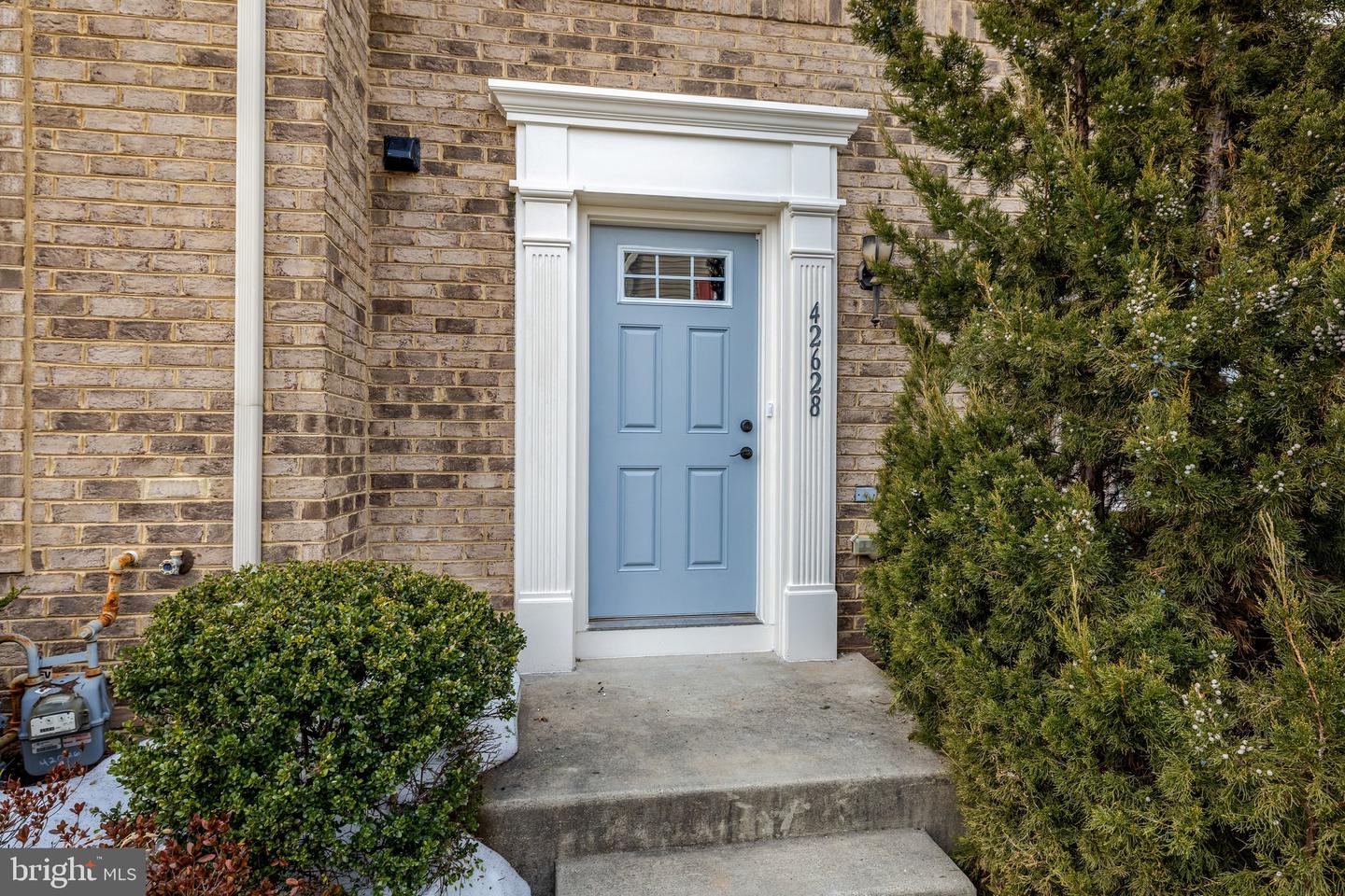 42628 FREISTADT SQ, STERLING, Virginia 20166, 4 Bedrooms Bedrooms, ,2 BathroomsBathrooms,Residential,For sale,42628 FREISTADT SQ,VALO2115794 MLS # VALO2115794