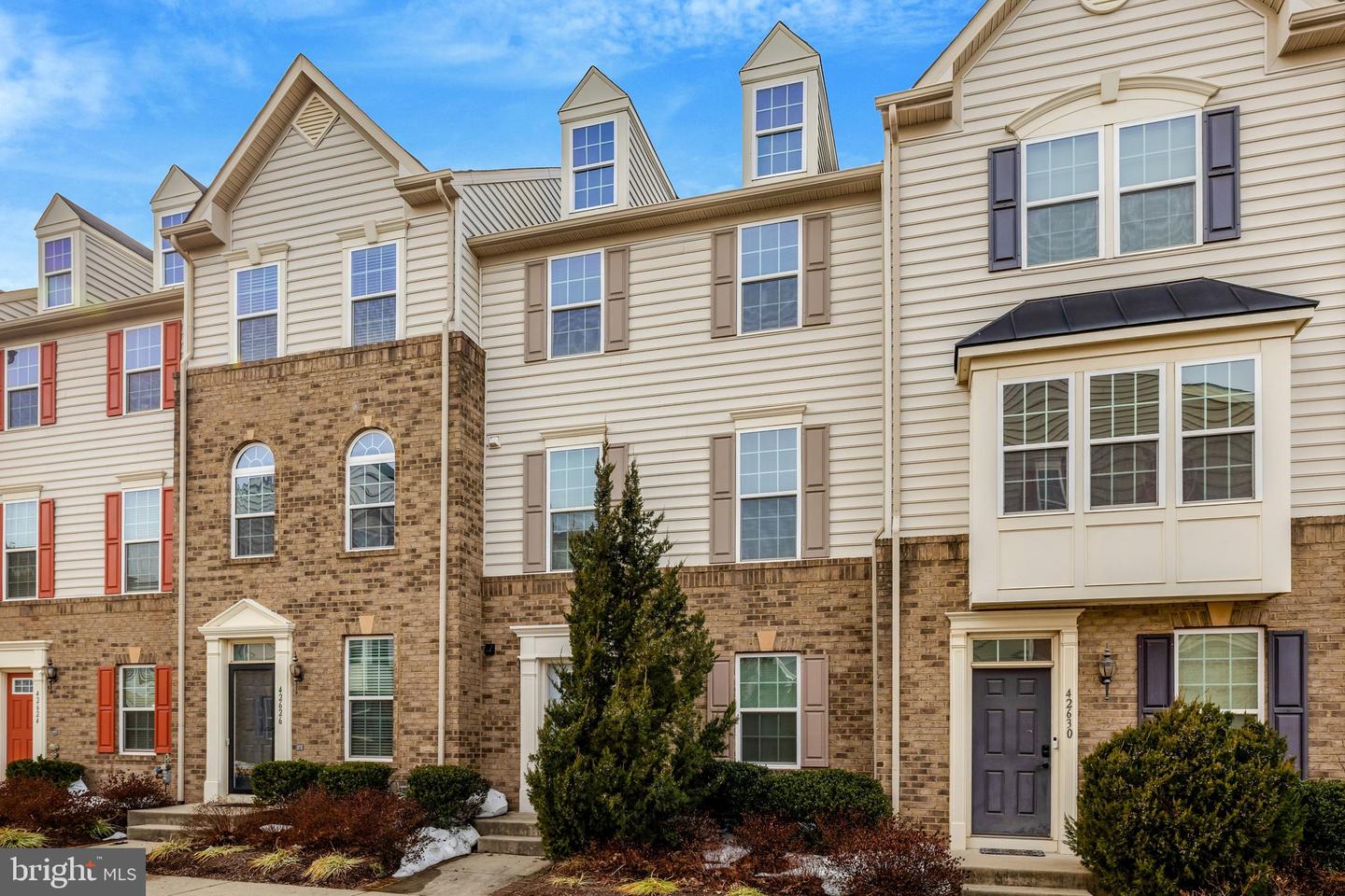 42628 FREISTADT SQ, STERLING, Virginia 20166, 4 Bedrooms Bedrooms, ,2 BathroomsBathrooms,Residential,For sale,42628 FREISTADT SQ,VALO2115794 MLS # VALO2115794