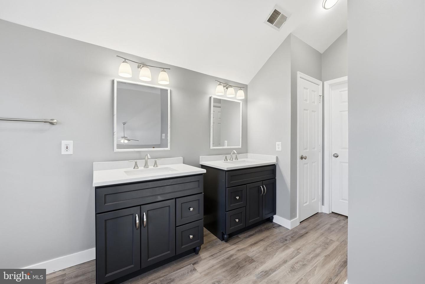 2542 JAMES MONROE CIR, HERNDON, Virginia 20171, 3 Bedrooms Bedrooms, ,2 BathroomsBathrooms,Residential,For sale,2542 JAMES MONROE CIR,VAFX2290806 MLS # VAFX2290806