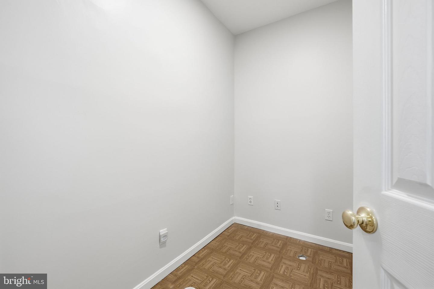 2542 JAMES MONROE CIR, HERNDON, Virginia 20171, 3 Bedrooms Bedrooms, ,2 BathroomsBathrooms,Residential,For sale,2542 JAMES MONROE CIR,VAFX2290806 MLS # VAFX2290806