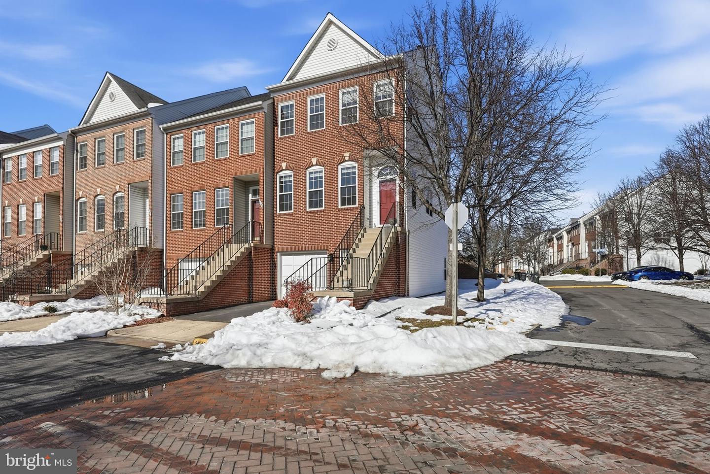 2542 JAMES MONROE CIR, HERNDON, Virginia 20171, 3 Bedrooms Bedrooms, ,2 BathroomsBathrooms,Residential,For sale,2542 JAMES MONROE CIR,VAFX2290806 MLS # VAFX2290806